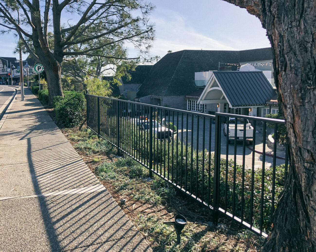 Metal fence - L'Auberge Del Mar